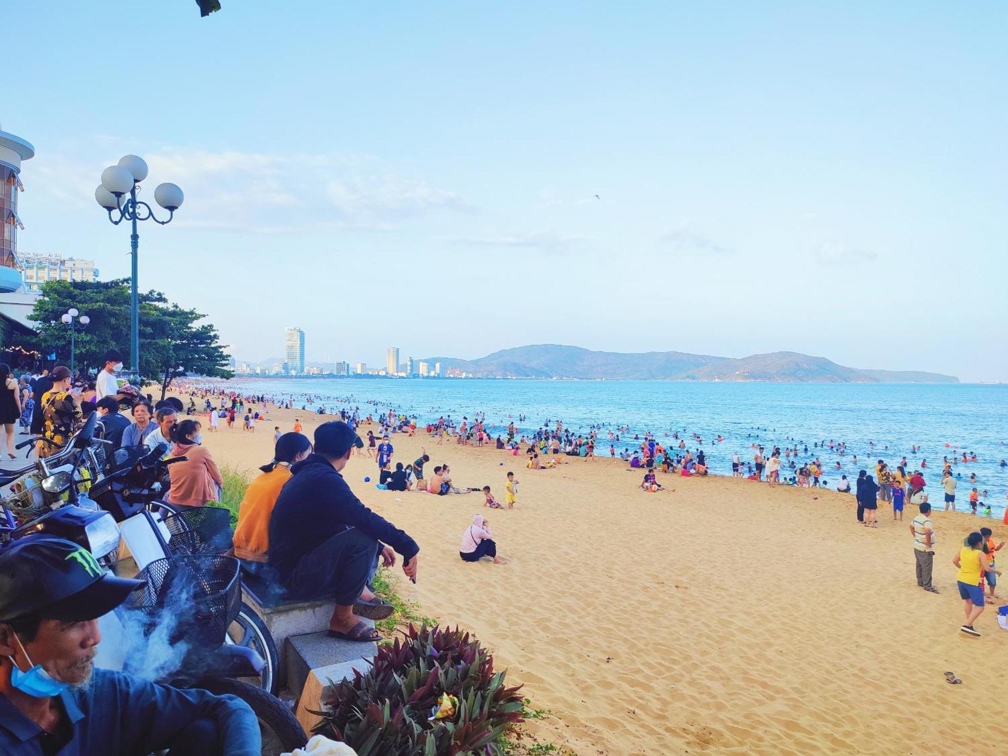 Flc Sea Tower Quy Nhon Ban Cong, Bon Tam, Ho Boi Co Phi, Sat Bien Exterior photo