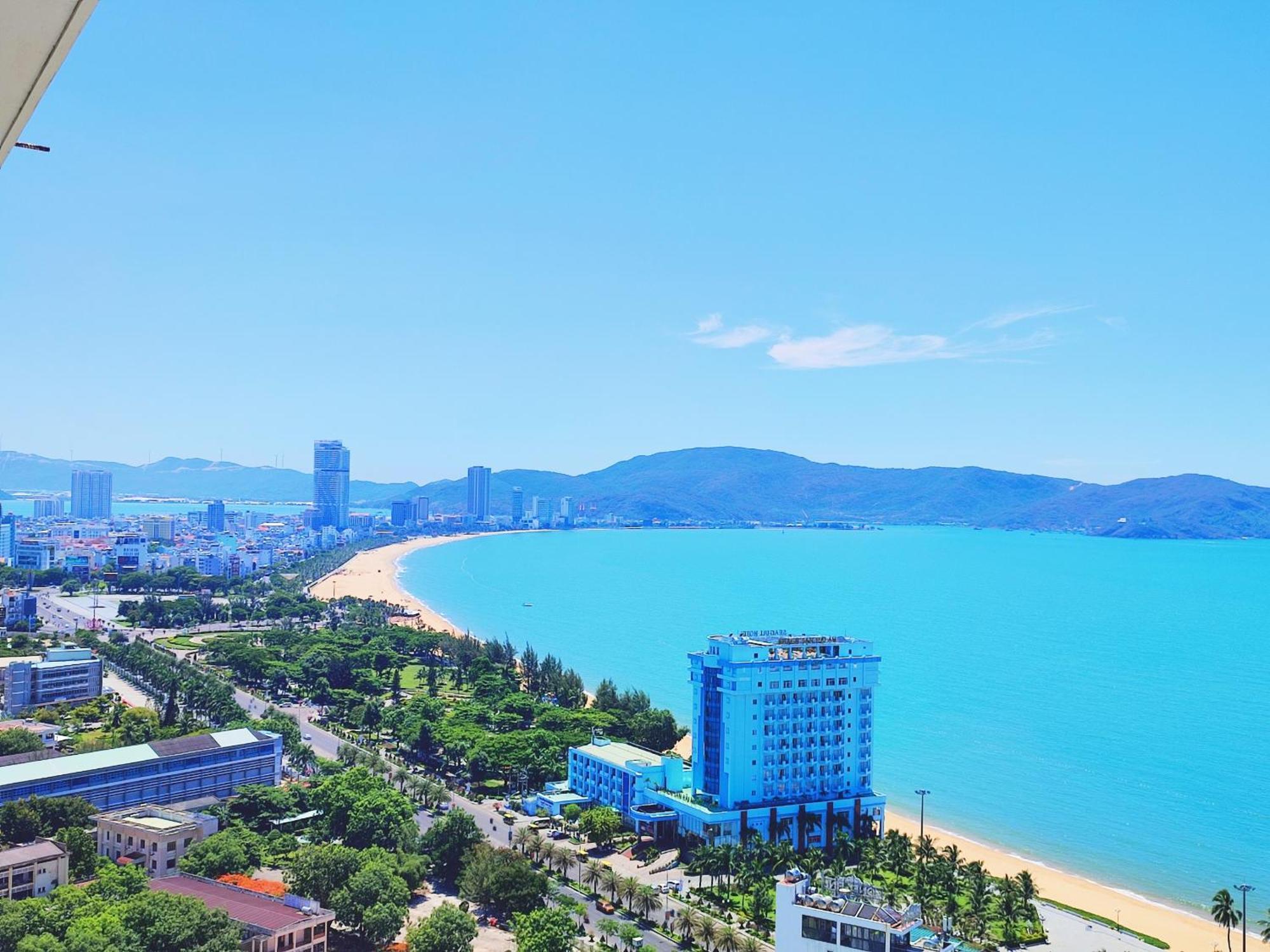 Flc Sea Tower Quy Nhon Ban Cong, Bon Tam, Ho Boi Co Phi, Sat Bien Exterior photo